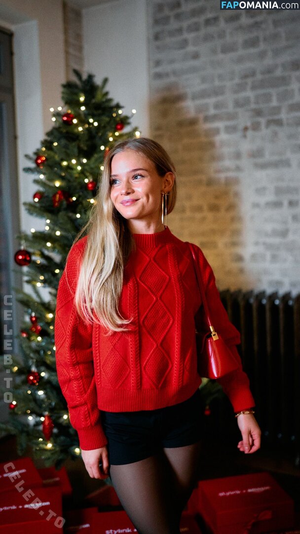 Thatsvroni Nu OnlyFans  Photo fuitée #16