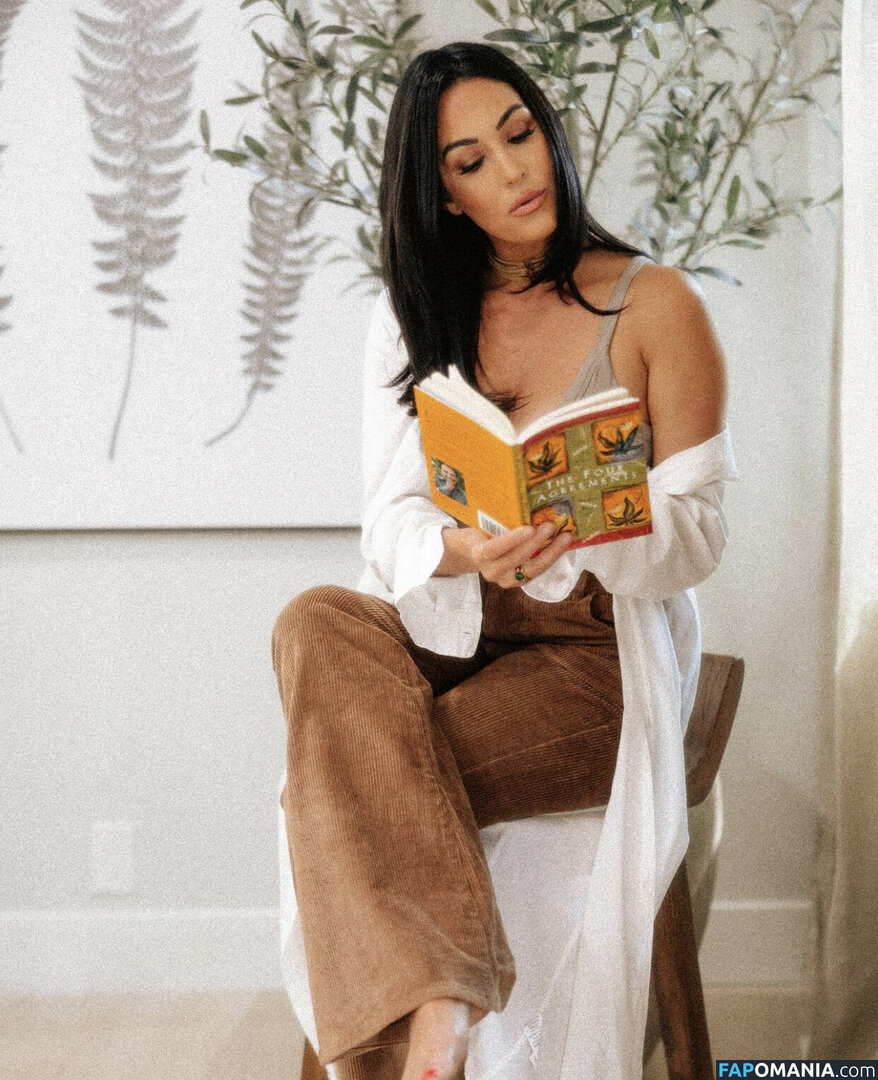 Nikki Bella & Brie Bella / The Bella Twins / thenikkibella Nu OnlyFans  Photo fuitée #255
