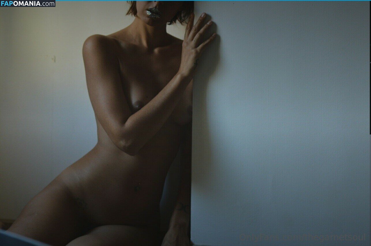 robincy / robincyn / thegarnetsoul Nu OnlyFans  Photo fuitée #19