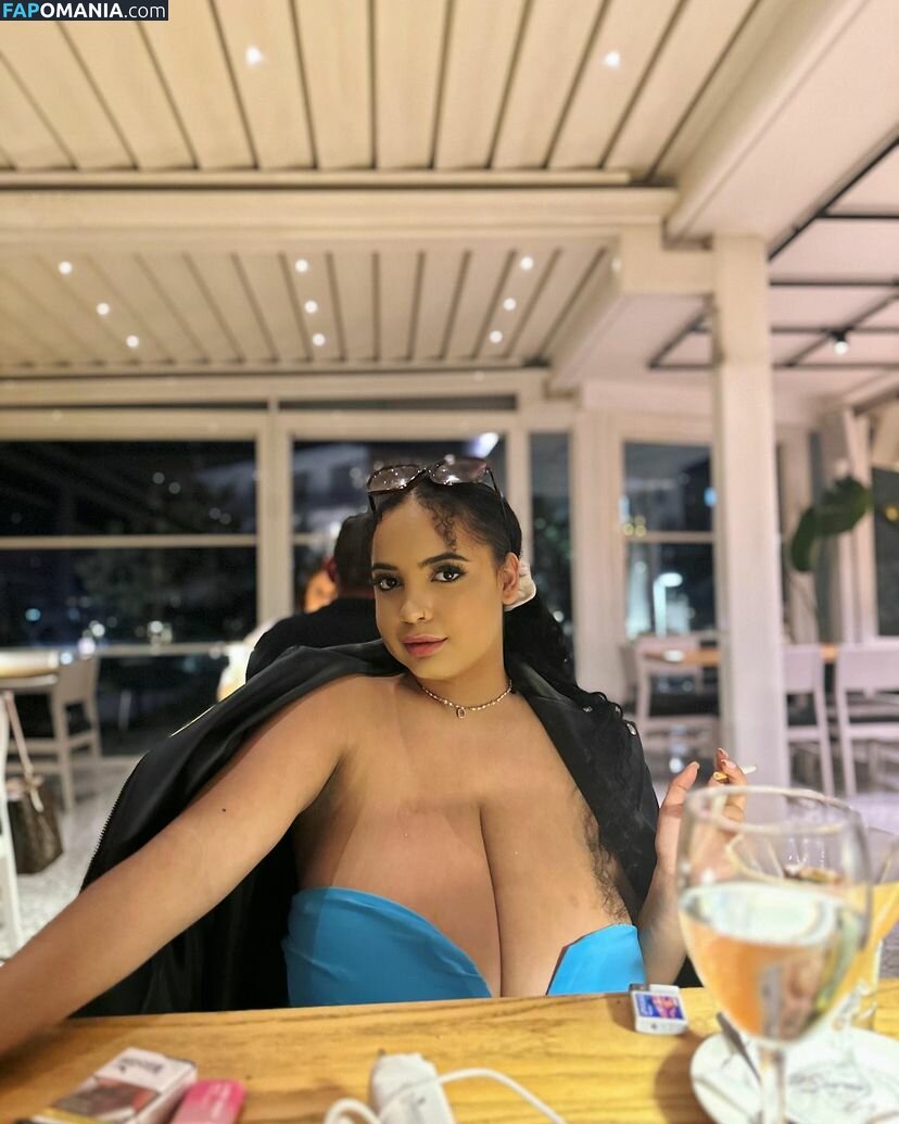 girlinred / thegirlinred0 Nu OnlyFans  Photo fuitée #107