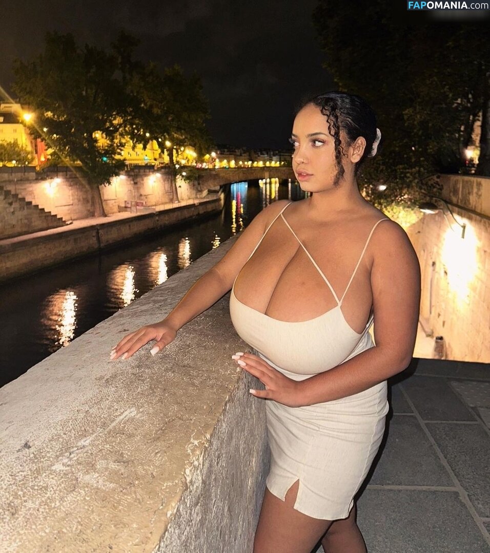 girlinred / thegirlinred0 Nu OnlyFans  Photo fuitée #159