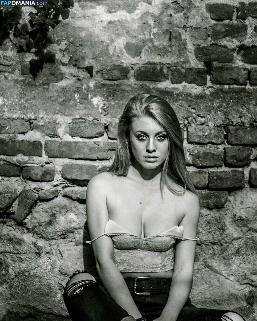 TheGoldenGirl / igoldengirl Nu OnlyFans  Photo fuitée #4