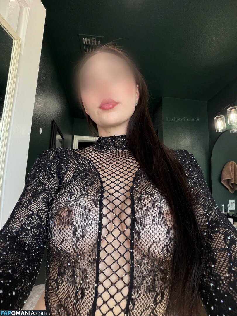 Thehotwifenurse / girlthatbreathesunderwater Nu OnlyFans  Photo fuitée #17