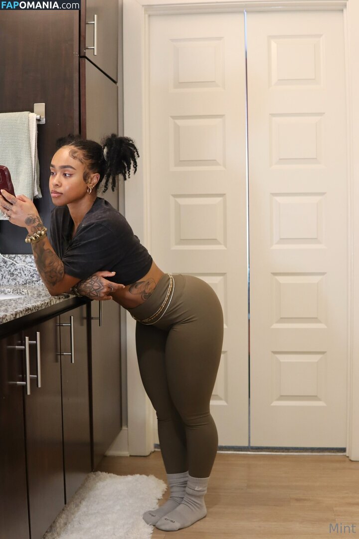 thereal_mint / therealbombshell_mint Nu OnlyFans  Photo fuitée #5
