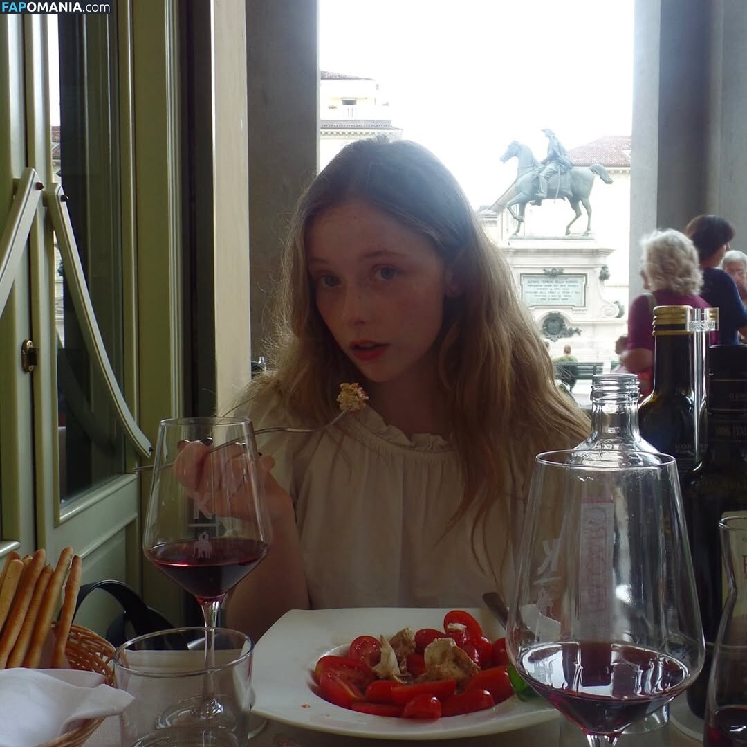 SuzieSon / charlieisomething / mymotherfvckedmickjagger / thestrawberrybutcher Nu OnlyFans  Photo fuitée #15
