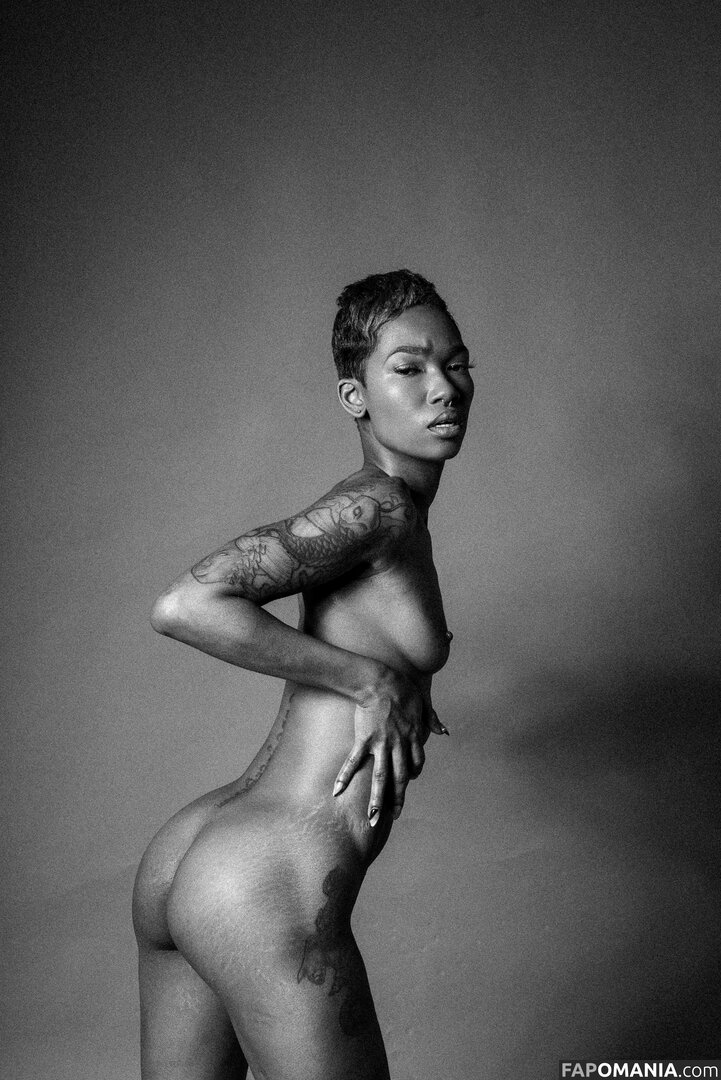 TheRealTiaReid / Tia Reid / corpsdedieu / https: / officialtiareid Nu OnlyFans  Photo fuitée #13