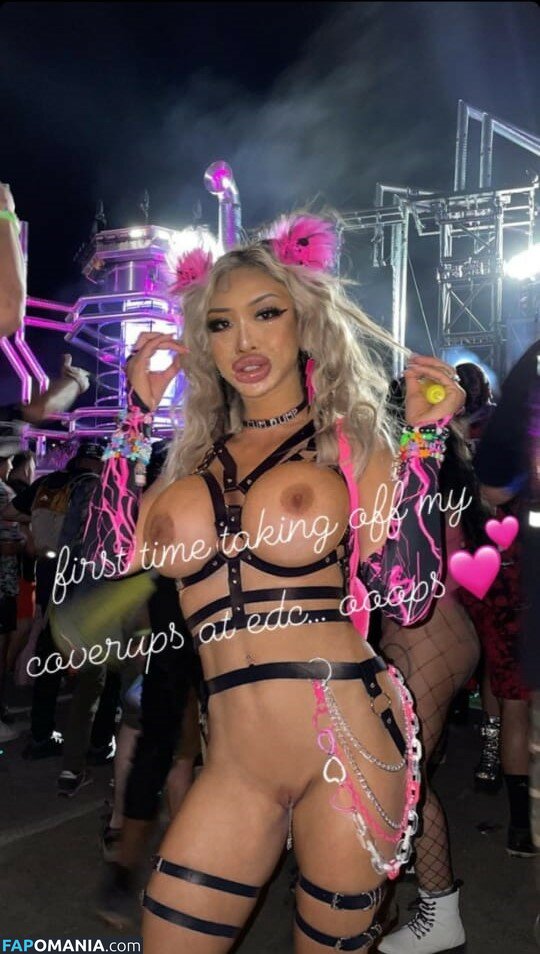 Tiffany Luu / luulii / tluuxox Nu OnlyFans  Photo fuitée #3