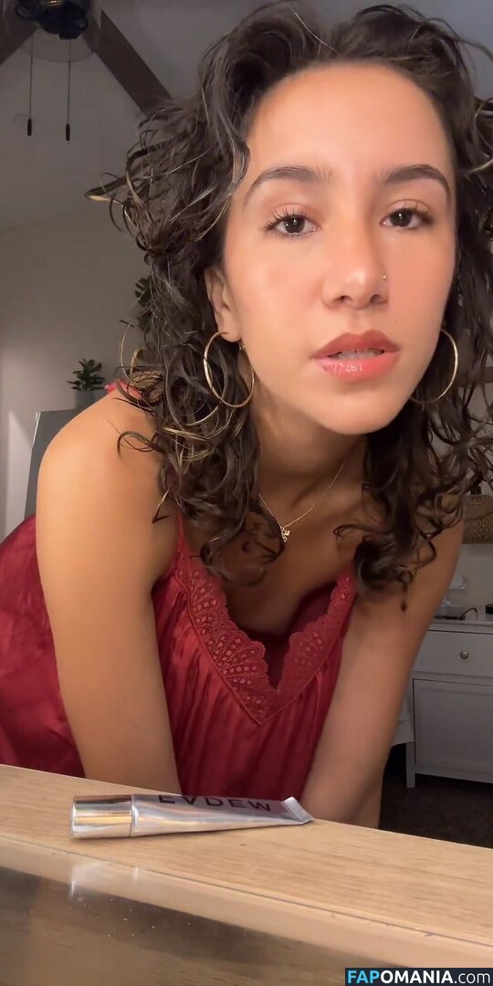 Tiktok Live Nipslips & Nudity / _hollyrh_ / florpitch.liliz / meenerrweener / mstatianaa_ Nu OnlyFans  Photo fuitée #3