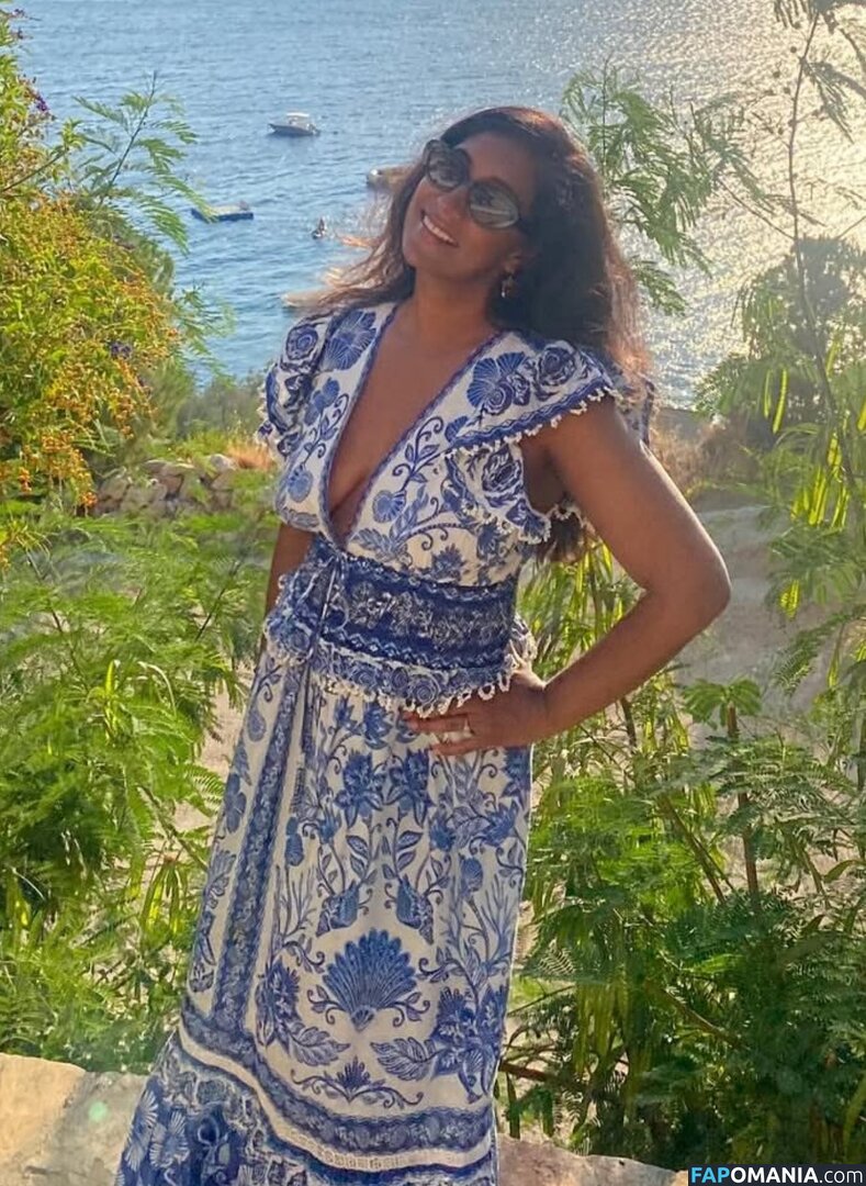 Tina Daheley / https: / tinadaheley Nu OnlyFans  Photo fuitée #10