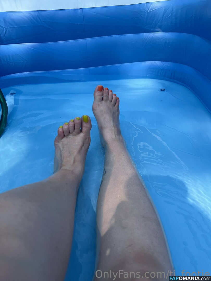 _tjjjj_ / tj_footie Nu OnlyFans  Photo fuitée #44