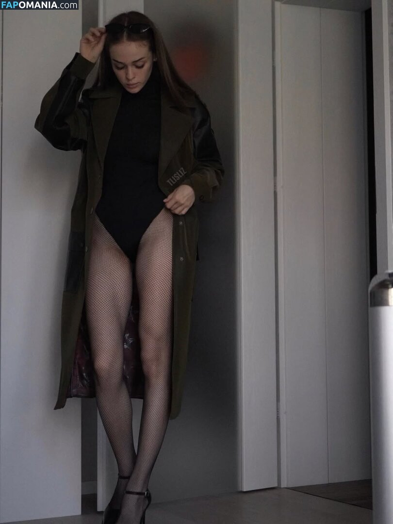 tlisliz Nu OnlyFans  Photo fuitée #2