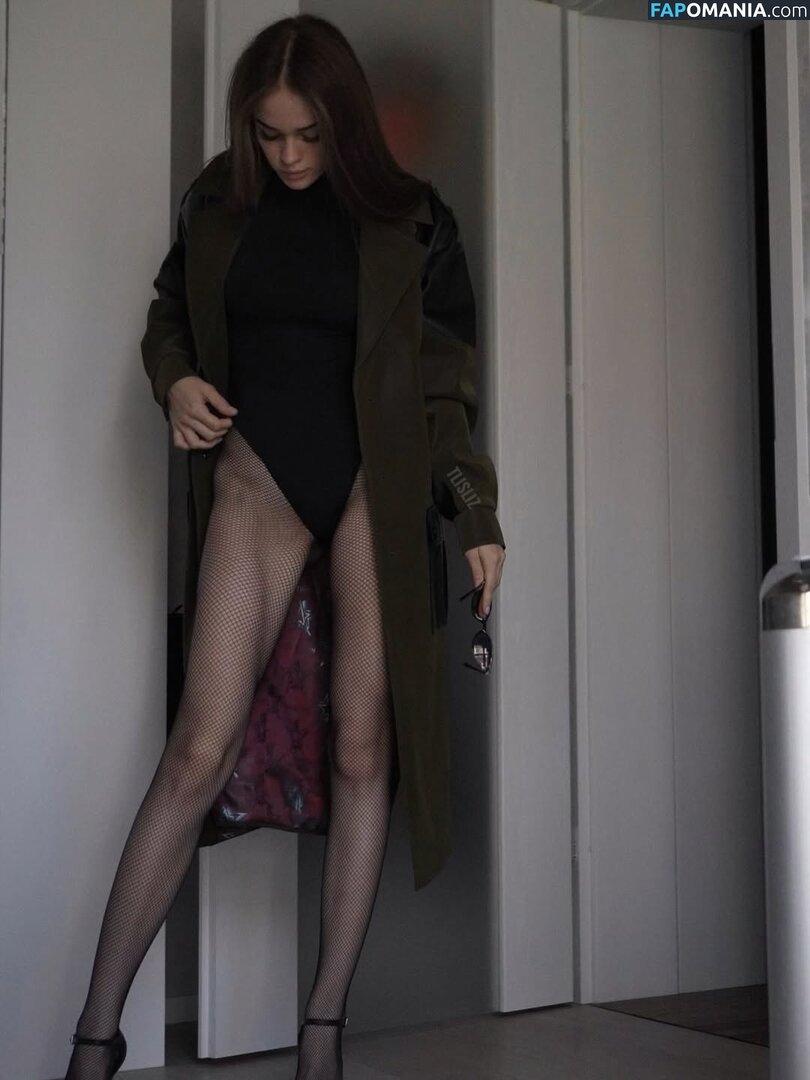 tlisliz Nu OnlyFans  Photo fuitée #3