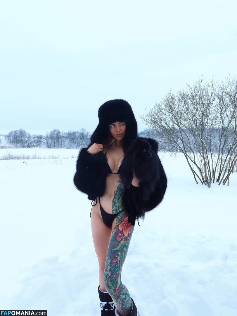 Toma Zhdanova / tomato_mood Nu OnlyFans  Photo fuitée #3