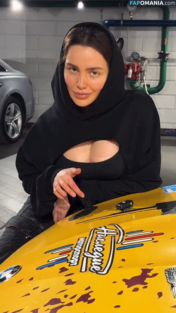 Toma Zhdanova / tomato_mood Nu OnlyFans  Photo fuitée #7