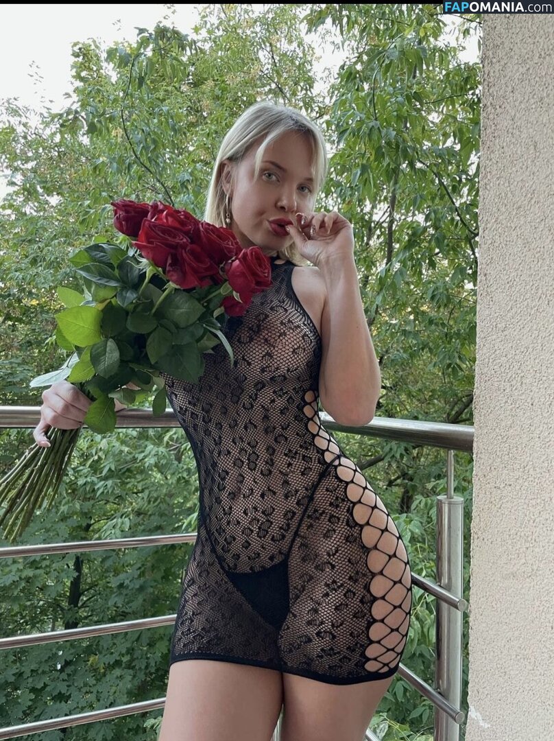 Tomskaya Lubov / l_tomskaia / tomskaya_lyubov_ Nu OnlyFans  Photo fuitée #7