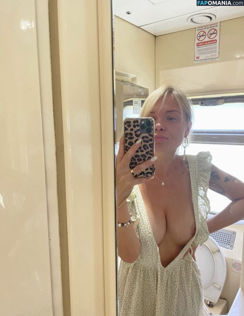 Tomskaya Lubov / l_tomskaia / tomskaya_lyubov_ Nu OnlyFans  Photo fuitée #17