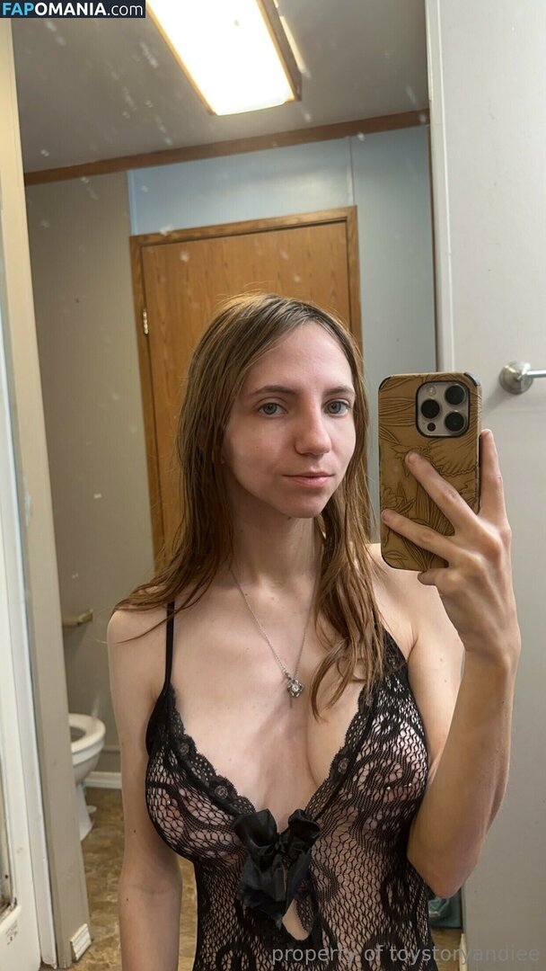 JustinTheTortle / ToyStoryAndiee / andie.out.here Nu OnlyFans  Photo fuitée #1