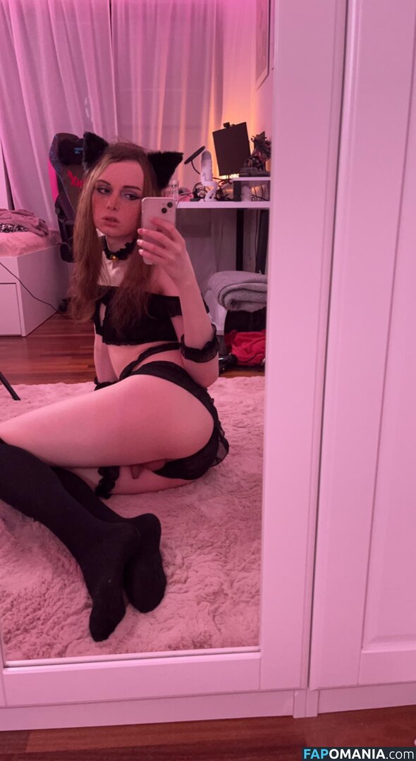 TransKitty Nu OnlyFans  Photo fuitée #2