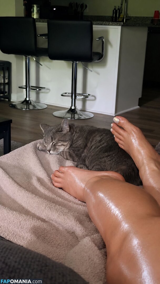 Tray.fitfever | Tray Soe / military / tray.fitfever Nu OnlyFans  Photo fuitée #9
