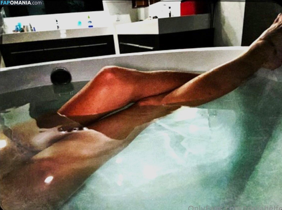 Cylon / Tricia Helfer / https: / officialtriciahelfer / triciahelfer Nu OnlyFans  Photo fuitée #189