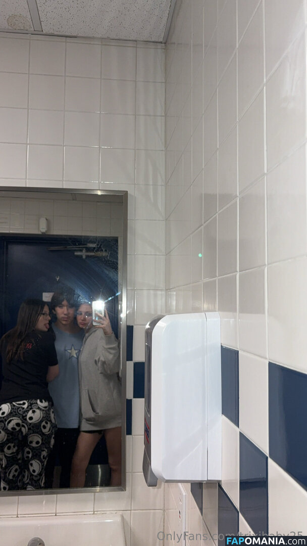 trixibaby25 / wonda_pasha Nu OnlyFans  Photo fuitée #1