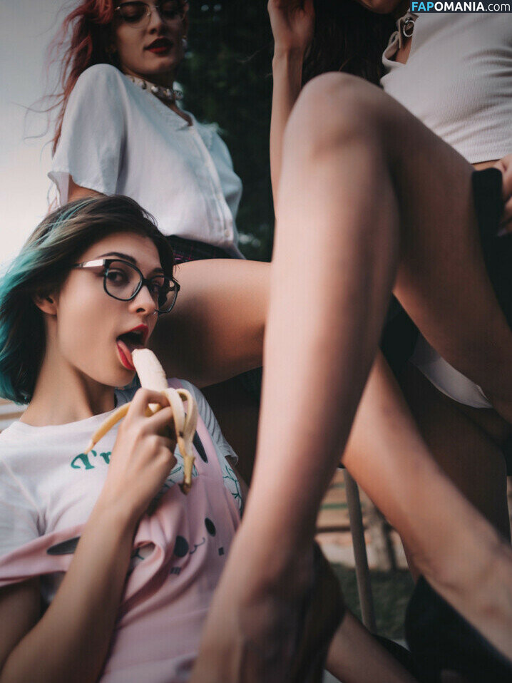 Trixy Blue / trixyblue / trixybluegirl Nu OnlyFans  Photo fuitée #323