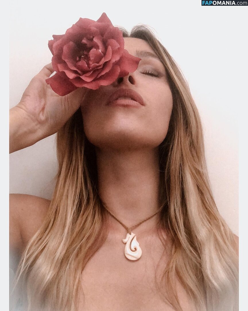 Tslanaxoxo / Yourlanatgirl / Yourlittlelana Nu OnlyFans  Photo fuitée #76