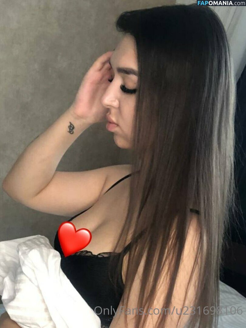 itsbrittneybxtch_ / u231698106 Nu OnlyFans  Photo fuitée #11
