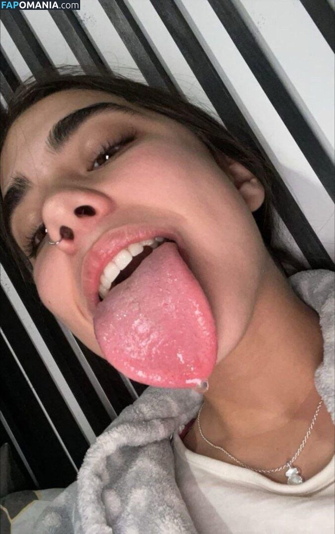 longuetongueegirl_ / noaablaancoo / u489105211 Nu OnlyFans  Photo fuitée #3