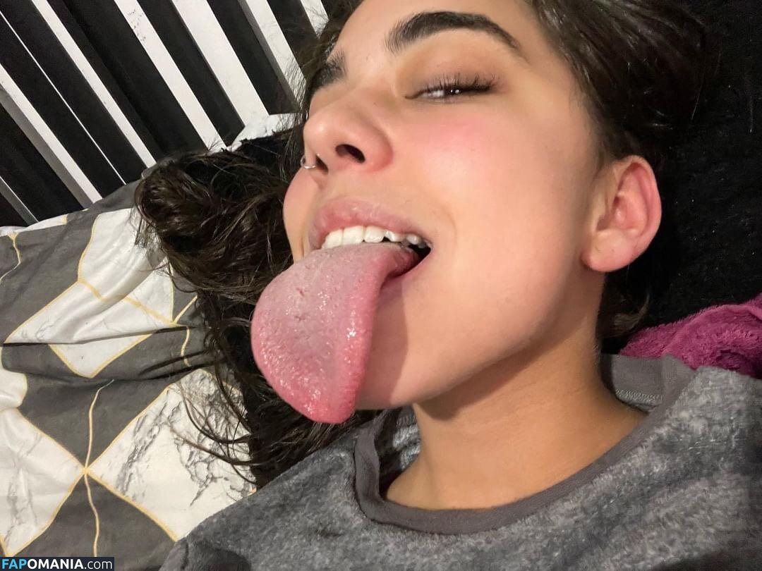 longuetongueegirl_ / noaablaancoo / u489105211 Nu OnlyFans  Photo fuitée #5
