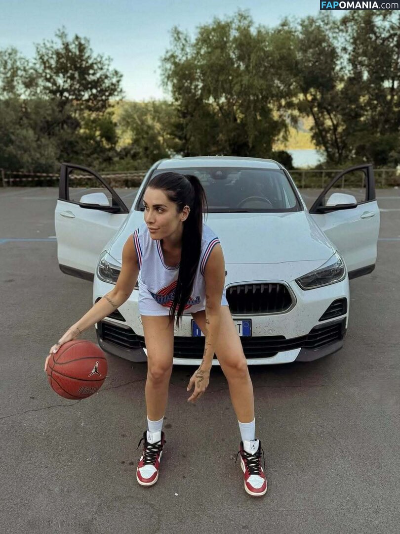 Valentina Vignali / valentinavignali Nu OnlyFans  Photo fuitée #4