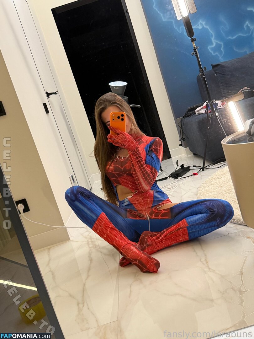 1erochka / Lerasweetbuns / Valeria Feral / https: / lerabuns / leraferal Nu OnlyFans  Photo fuitée #3