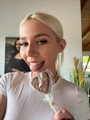 Valerie Star