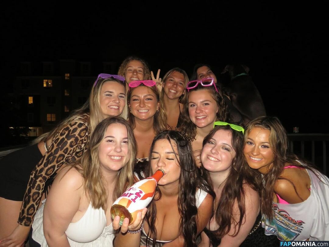 Valerie / valerie.c_ / valerieq01 Nu OnlyFans  Photo fuitée #17