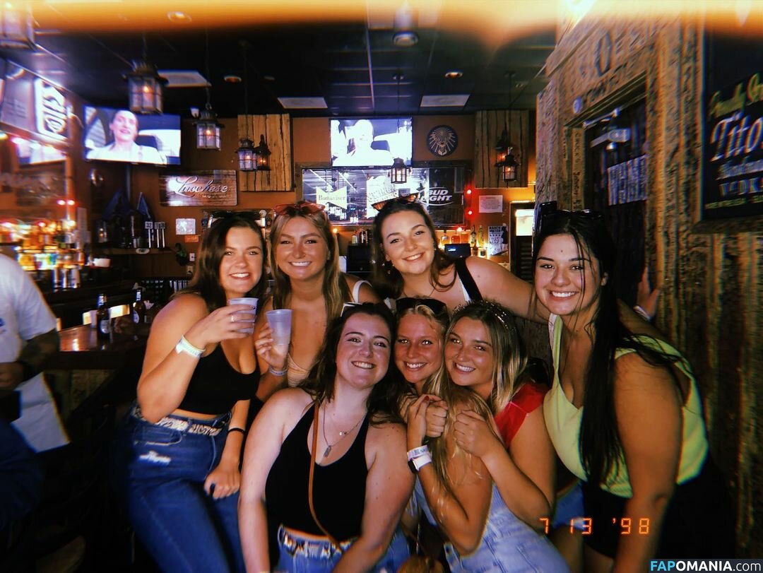 Valerie / valerie.c_ / valerieq01 Nu OnlyFans  Photo fuitée #27