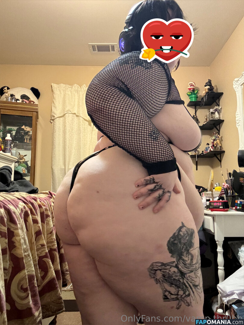 vamp.thr0b / vamp.thr0bb Nu OnlyFans  Photo fuitée #5