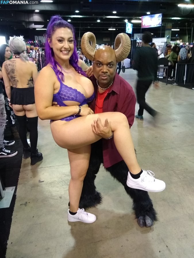 Veronica Avluv / theonlyveronicaavluvxx / veronicaavluv Nu OnlyFans  Photo fuitée #190