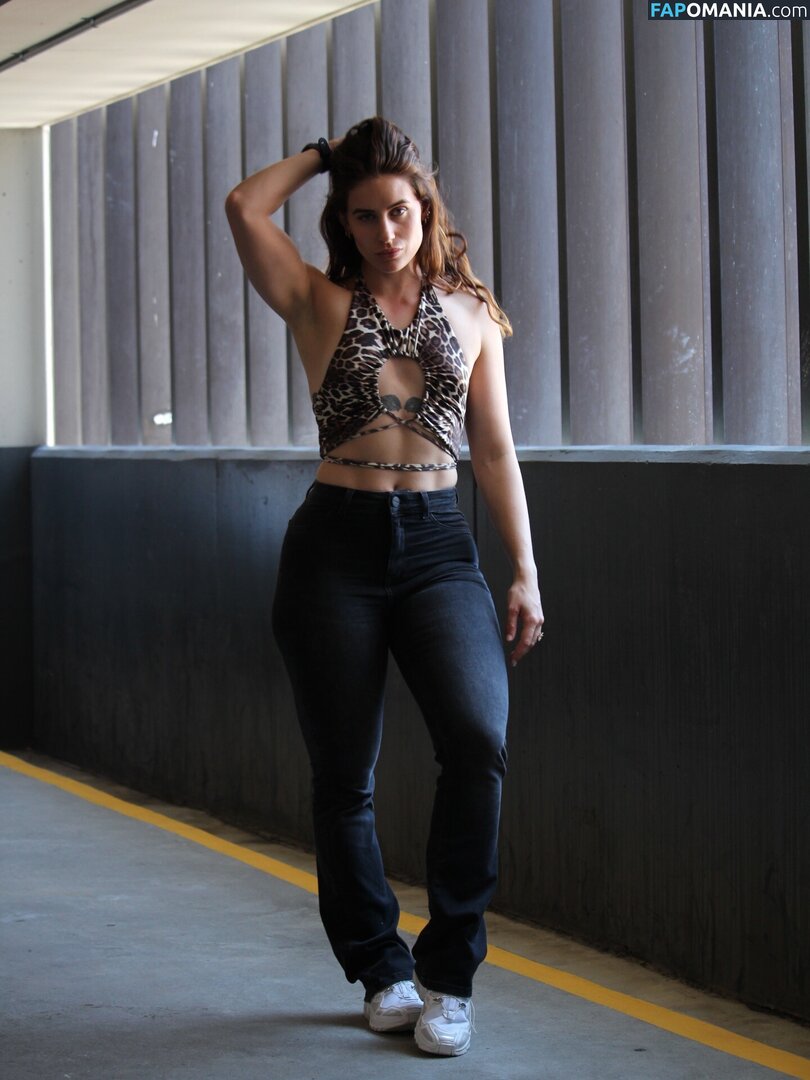 Veronica Shenton / veronica_amber_peace Nu OnlyFans  Photo fuitée #3