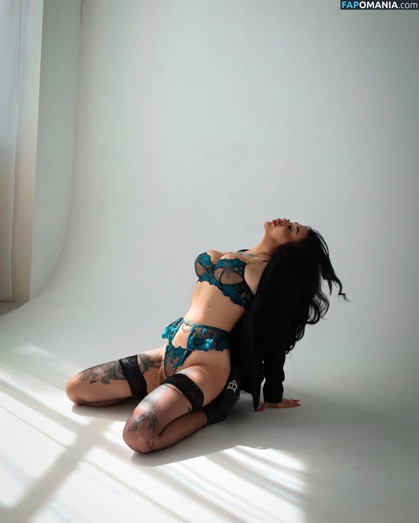 veta__violeta Nu OnlyFans  Photo fuitée #6