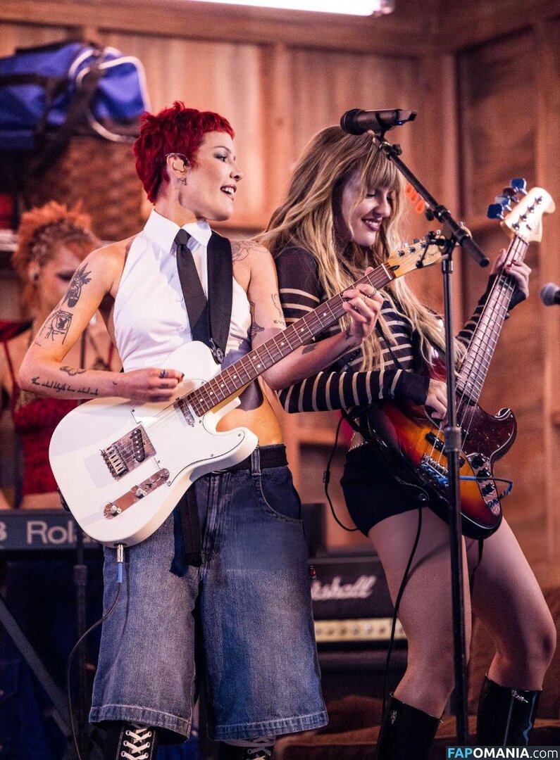 Maneskin bassist / Victoria De Angelis / vicdeangelis Nu OnlyFans  Photo fuitée #1075