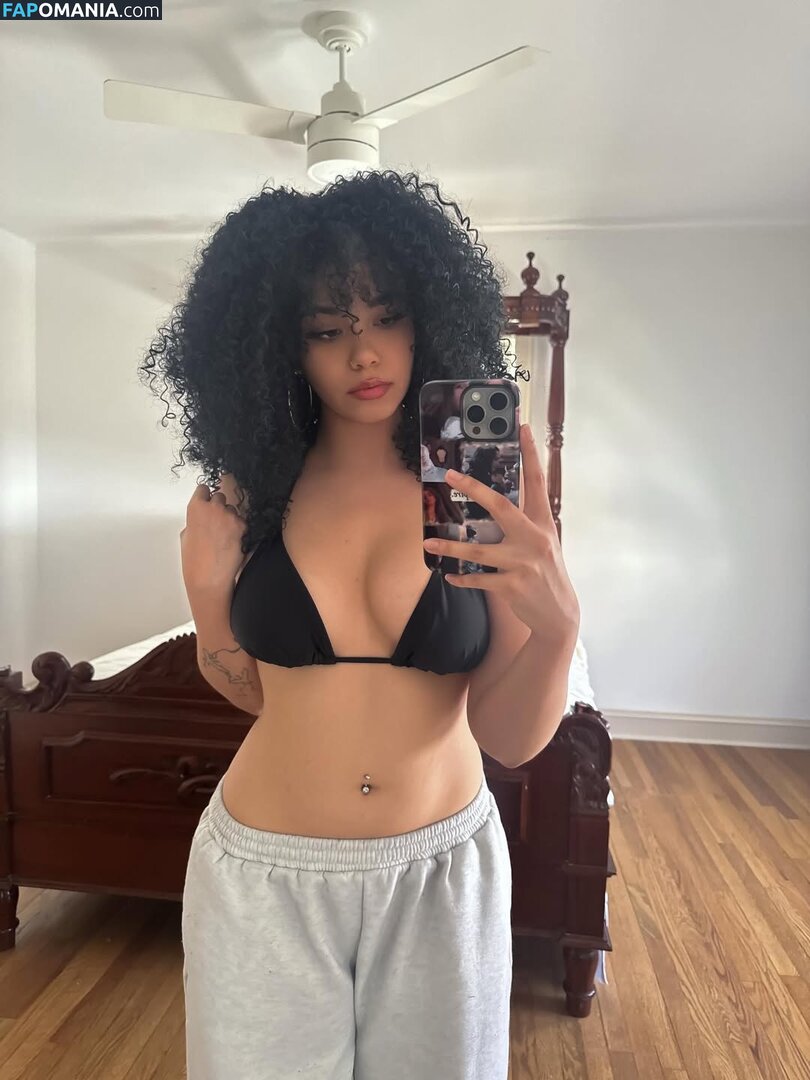 Victoria Vonne / pixieonyxx Nu OnlyFans  Photo fuitée #2