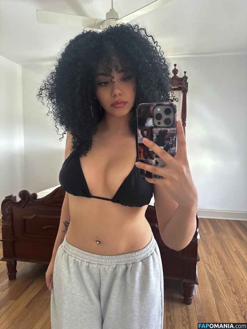 Victoria Vonne / pixieonyxx Nu OnlyFans  Photo fuitée #4