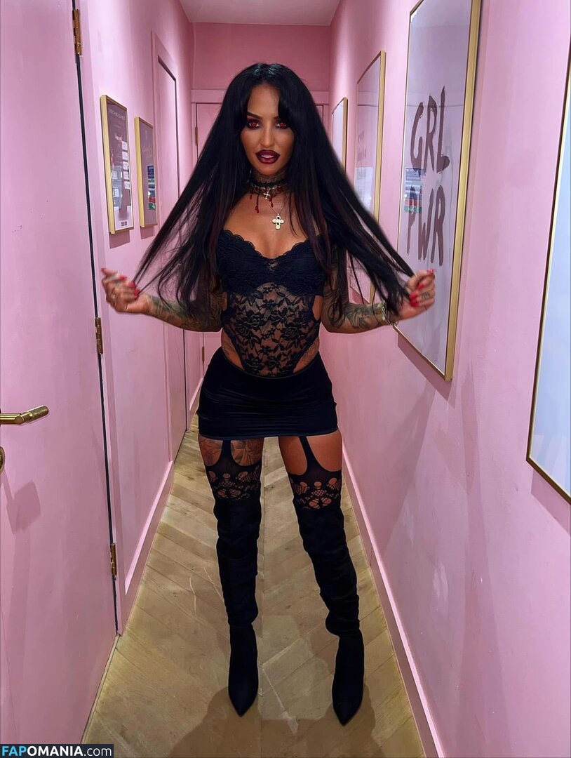 Vikki Blendell Nu OnlyFans  Photo fuitée #4