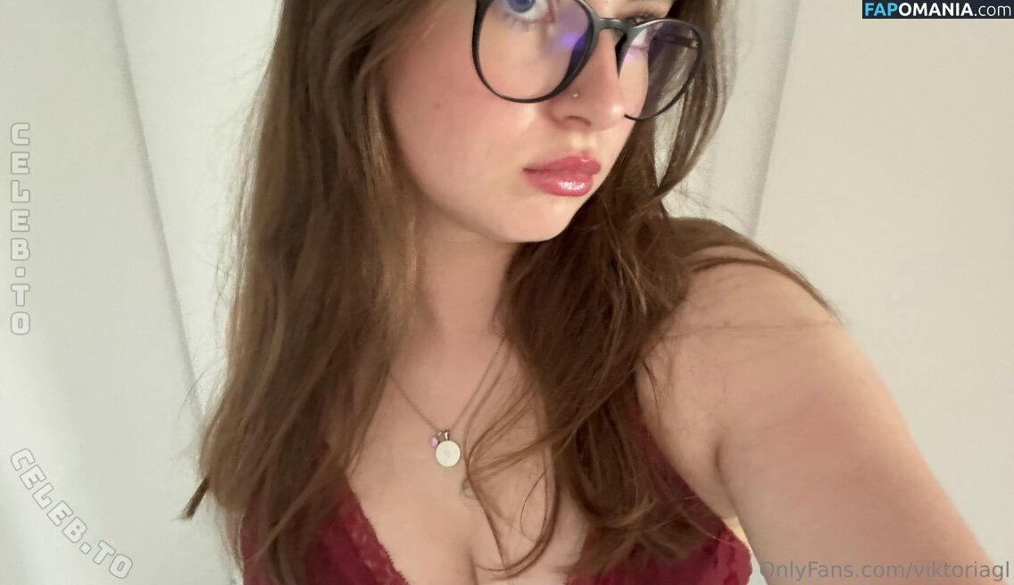 Viktoria Glebov / https: / viktoria.gle / viktoriagl Nu OnlyFans  Photo fuitée #3