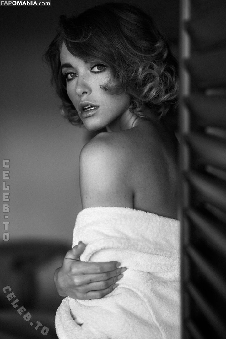 Viktoria Yarova / vi_blabla Nu OnlyFans  Photo fuitée #9