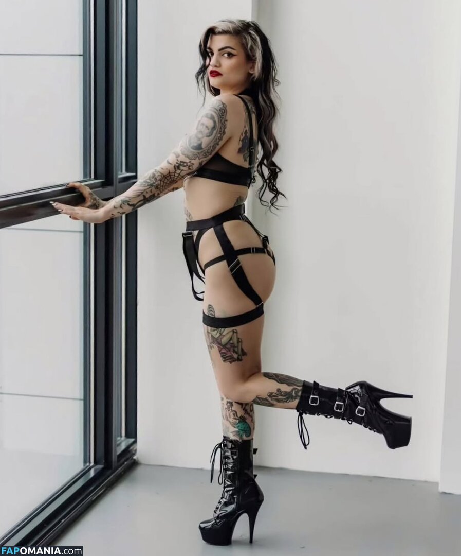 Violentsinema Nu OnlyFans  Photo fuitée #1
