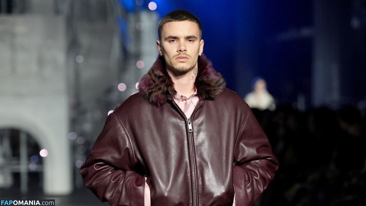 violetplustommy Nu OnlyFans  Photo fuitée #2