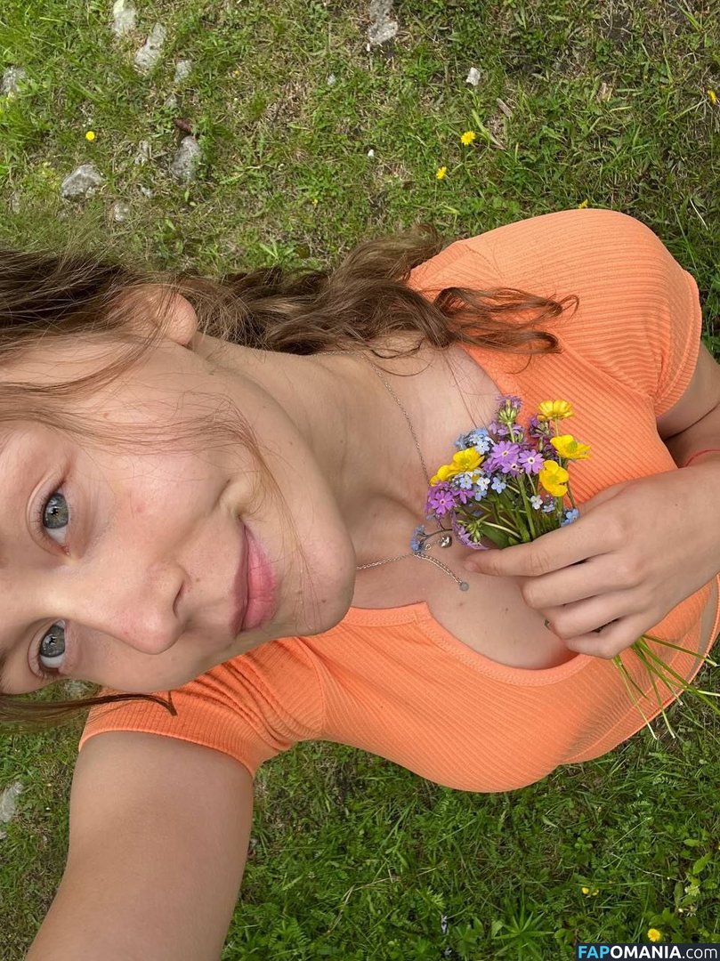 _vitaniemi01 / bloom.xvi / nayane_vitali01 / vitaniemi Nu OnlyFans  Photo fuitée #18