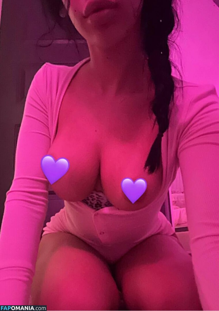 Vivianemilyy / Yourfavvv14 Nu OnlyFans  Photo fuitée #7