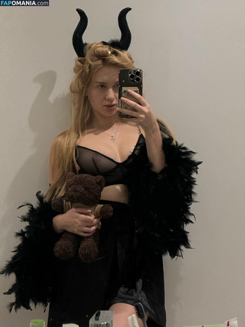 Vlada Dobryak / Vladababy / Vladaelfie Nu OnlyFans  Photo fuitée #322